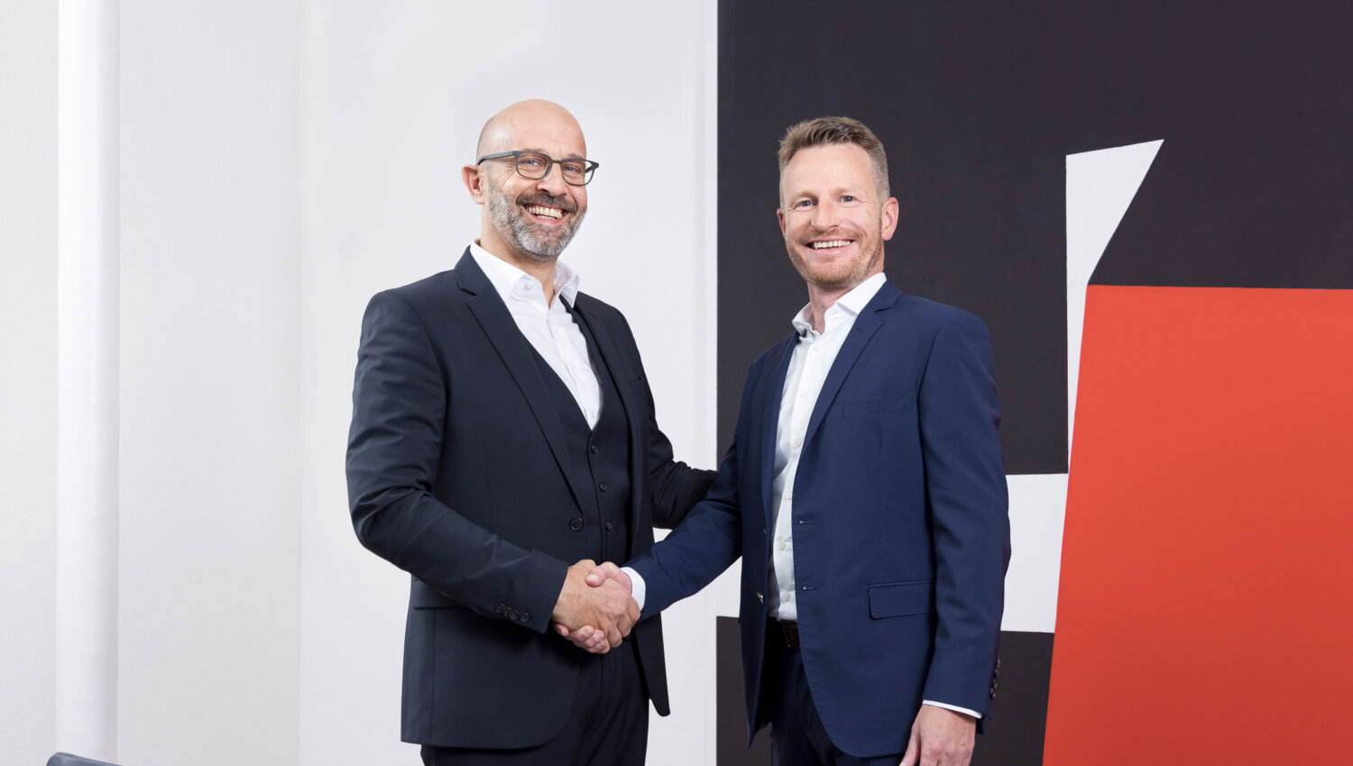 22 12 P 4 Handshake Polo Eggenschwiler 02 klein Header